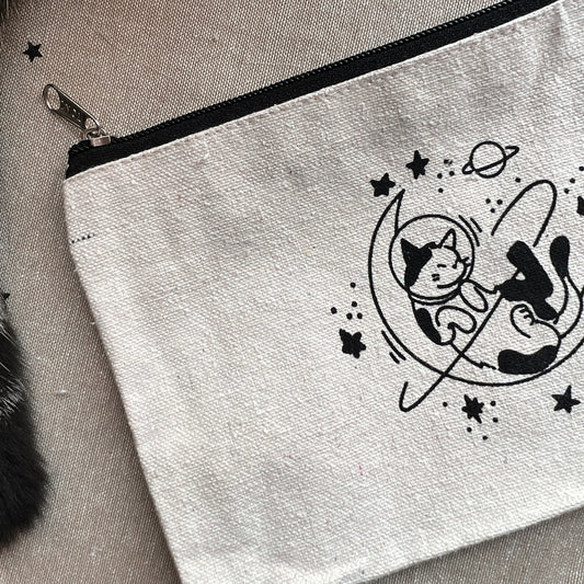 Space cat pouch